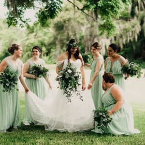 A picture of the bride with the bride maids